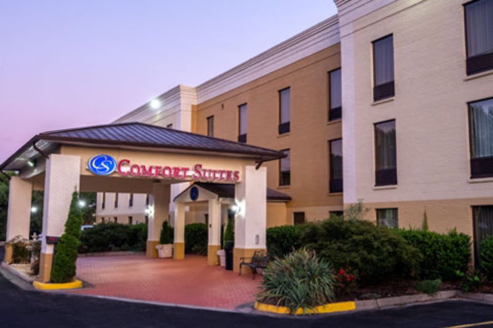 Comfort Suites | Places to Stay in Cumming, GA